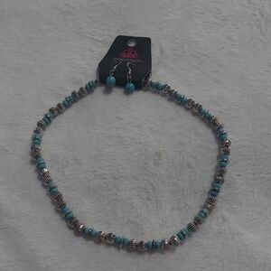 6/$10 Paparazzi Turquoise and Silver Beaded Necklace Set